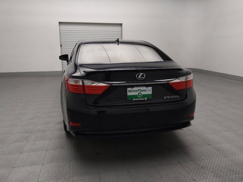 Used 2015 Lexus ES 300h w/ Navigation System Package image 6