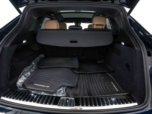 Certified 2026 Porsche Cayenne AWD/4WD image 25