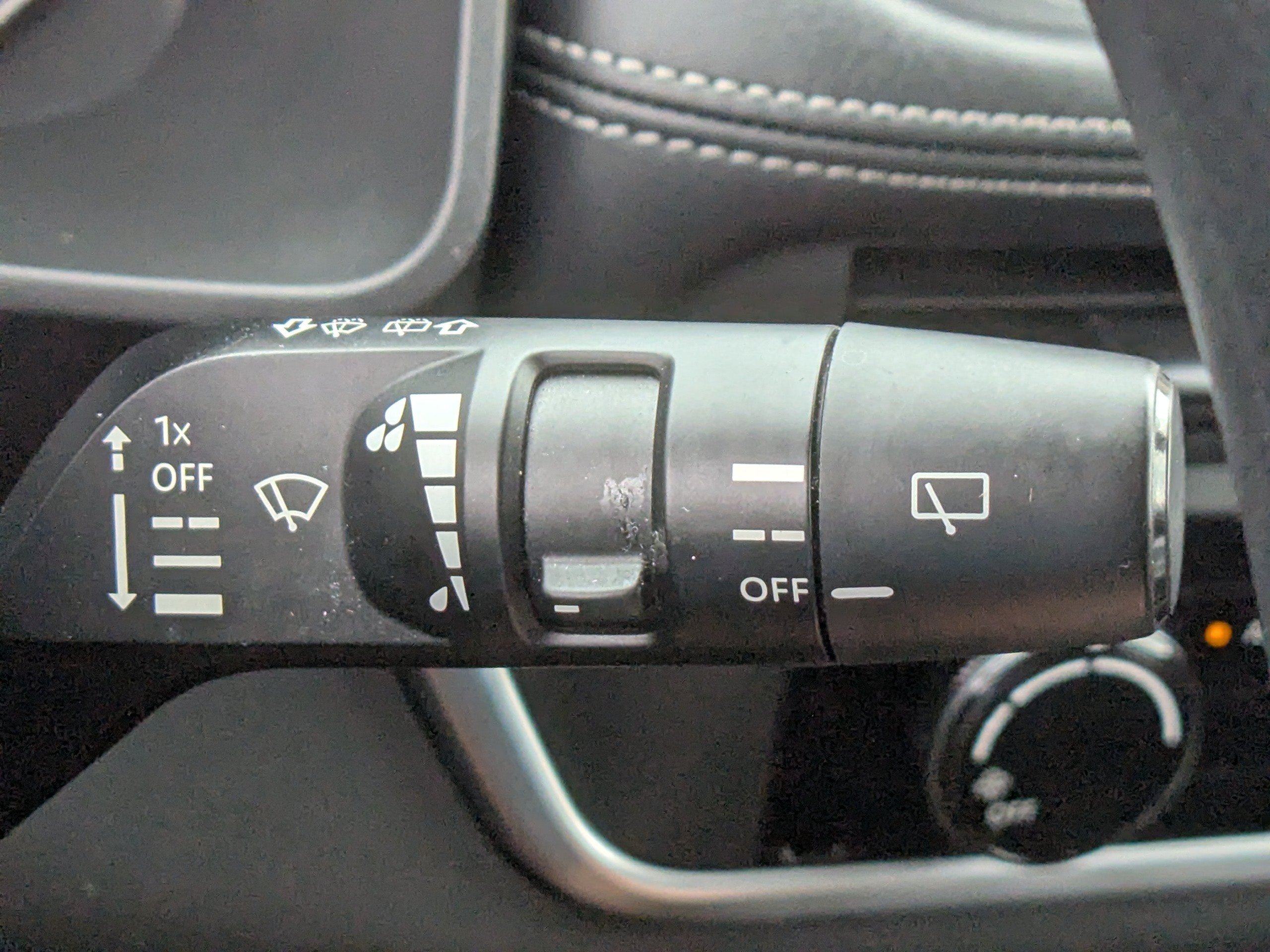 Used 2023 Nissan Rogue S FWD image 27