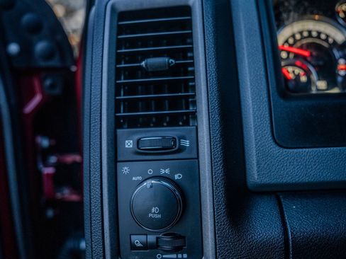 Used 2017 RAM 1500 Express w/ Express Value Package image 18