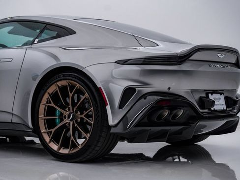 Used 2025 Aston Martin V8 Vantage Coupe RWD image 11