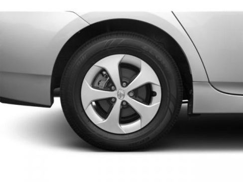Used 2015 Toyota Prius Five image 11