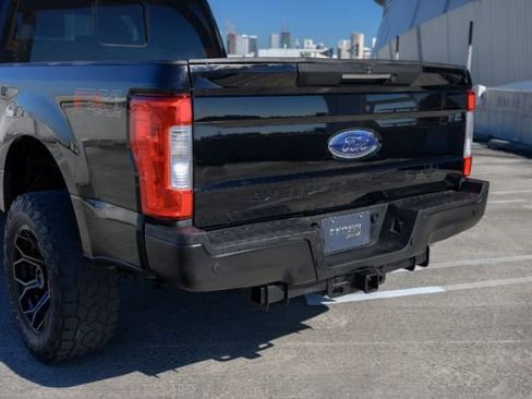 Used 2017 Ford F250 Lariat w/ Lariat Ultimate Package image 9