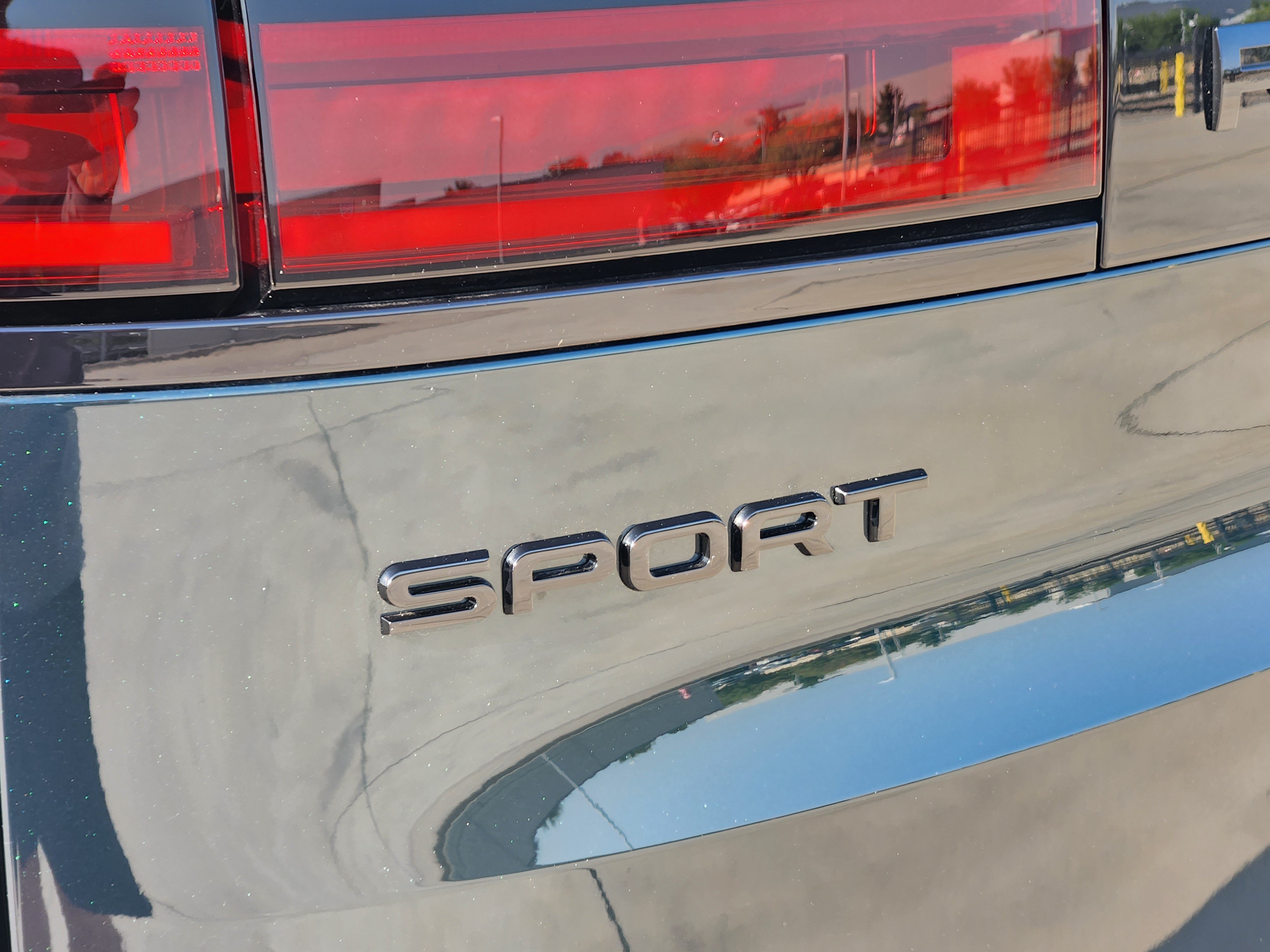 New 2026 Land Rover Range Rover Sport Dynamic SE AWD/4WD image 12