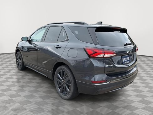 Used 2023 Chevrolet Equinox RS image 3