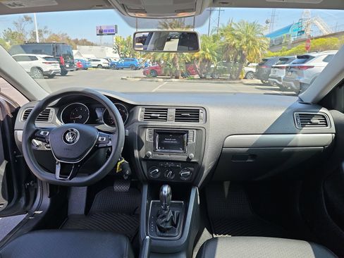 Used 2018 Volkswagen Jetta Wolfsburg Edition FWD image 12