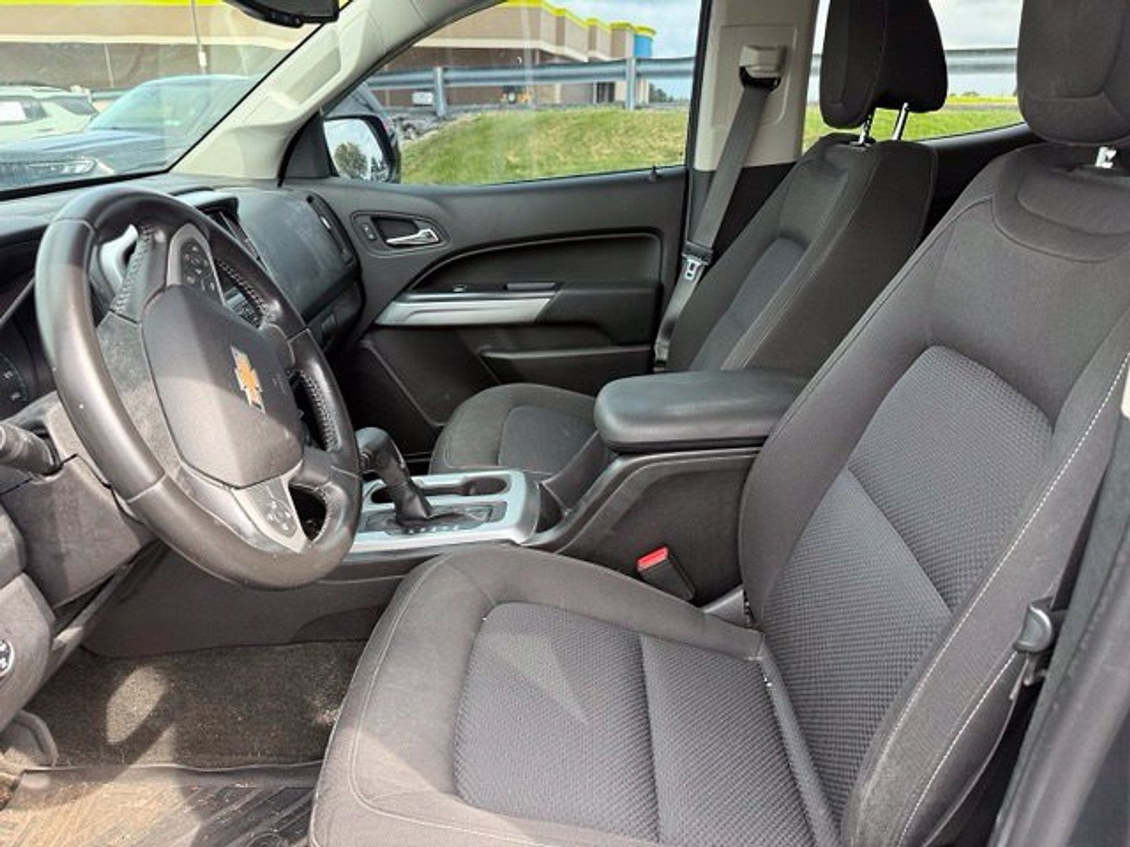 Used 2016 Chevrolet Colorado LT w/ LT Convenience Package AWD/4WD image 17
