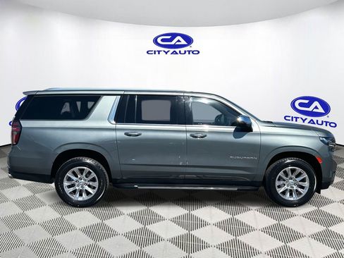 Used 2023 Chevrolet Suburban Premier image 2