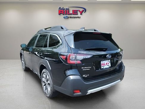 Used 2025 Subaru Outback Limited image 3