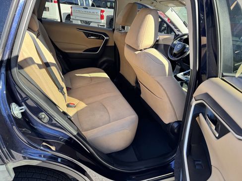 Used 2021 Toyota RAV4 XLE image 6