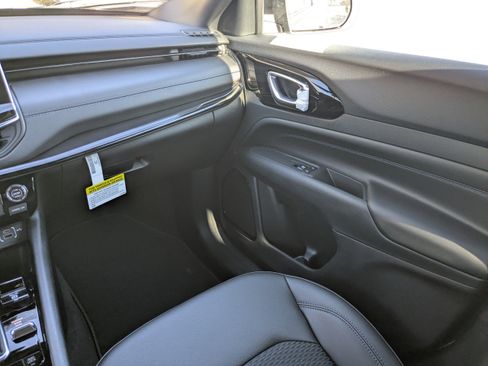 New 2026 Jeep Compass Latitude image 16