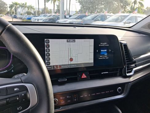 Used 2024 Kia Sportage EX FWD image 21