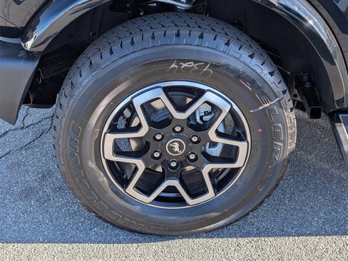 New 2025 Ford Bronco Outer Banks image 13