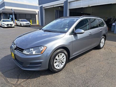 Used 2016 Volkswagen Golf S FWD image 1