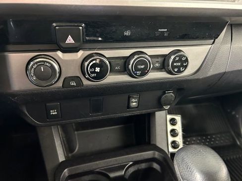 Used 2016 Toyota Tacoma SR5 w/ SR5 Appearance Package (SN) AWD/4WD image 29