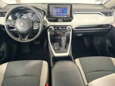 Used 2022 Toyota RAV4 XLE AWD/4WD image 22