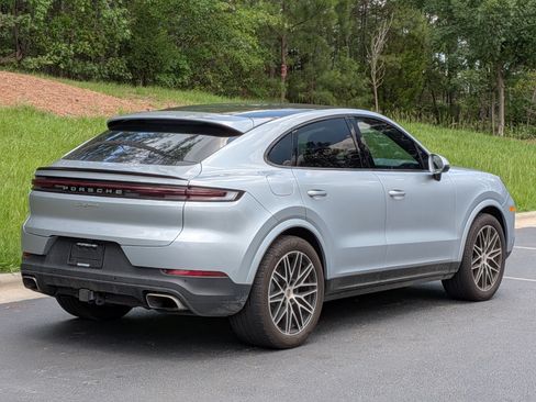 Certified 2025 Porsche Cayenne Coupe AWD/4WD image 23