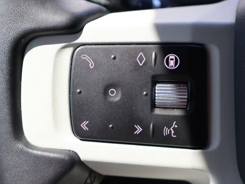 Used 2024 Land Rover Defender 110 X-Dynamic SE AWD/4WD image 13