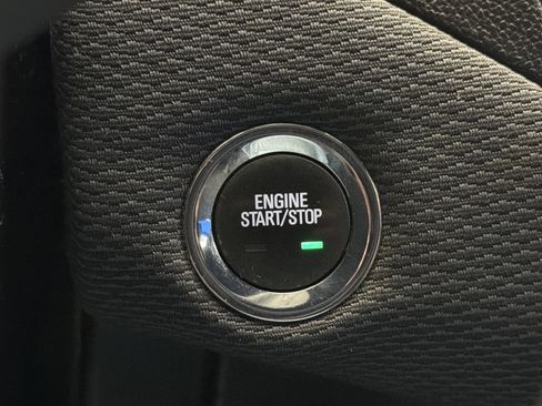 Used 2018 Chevrolet Cruze LT w/ Convenience Package image 22