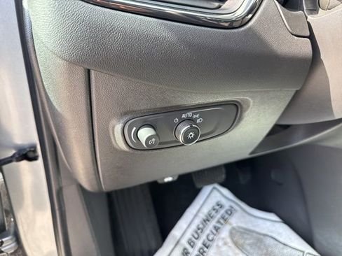 Used 2023 Chevrolet Equinox RS image 22