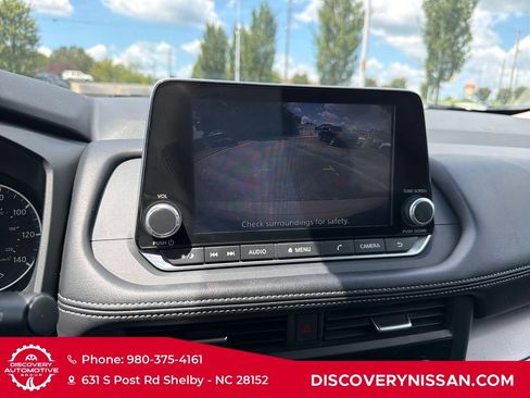 Certified 2025 Nissan Rogue SV AWD/4WD image 16