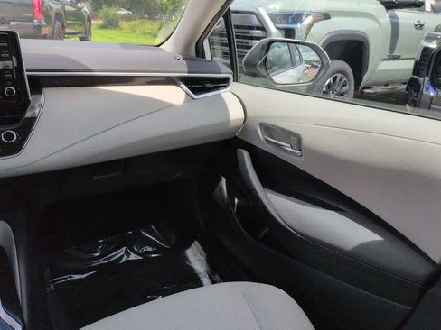 Used 2021 Toyota Corolla LE FWD image 16