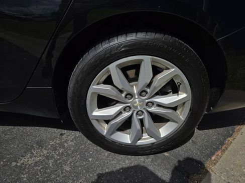 Used 2017 Chevrolet Impala LT FWD image 41