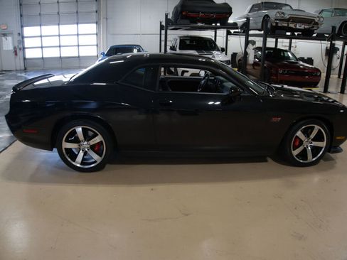 Used 2014 Dodge Challenger SRT8 w/ Harman/Kardon Audio Group image 6