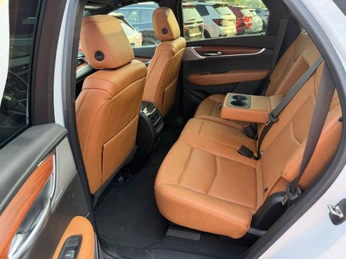 Used 2023 Cadillac XT5 Premium Luxury w/ Technology Package AWD/4WD image 12