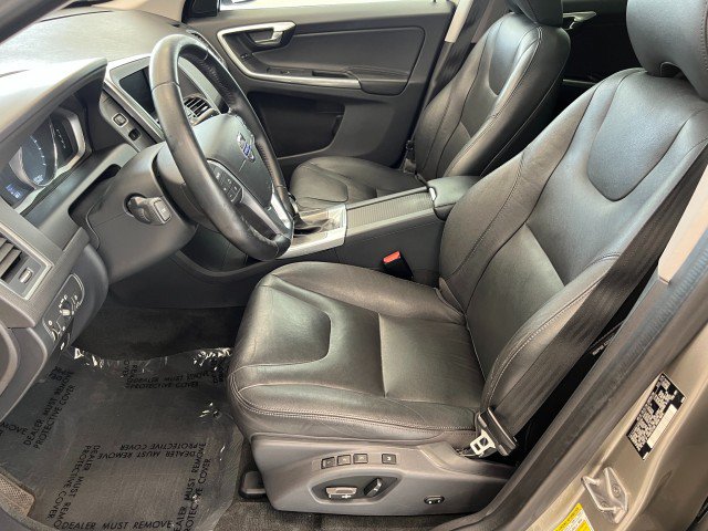 Used 2016 Volvo XC60 T6 w/ Proximity Package AWD/4WD image 9