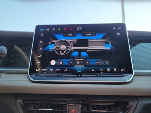 New 2026 Volkswagen Tiguan SE R-Line AWD/4WD image 18