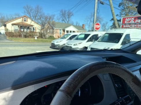 Used 2012 Toyota Sienna Limited image 30