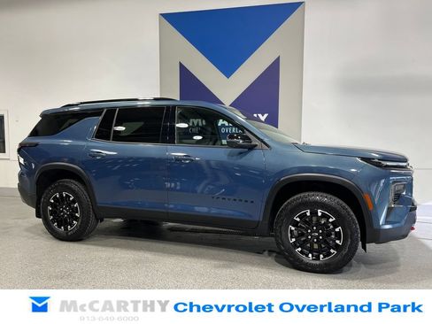 Used 2024 Chevrolet Traverse Z71 w/ Enhanced Driving Package AWD/4WD image 3