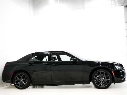 Used 2021 Chrysler 300 S RWD image 4