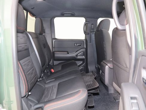 Used 2024 Nissan Frontier PRO-4X w/ Technology Package image 12