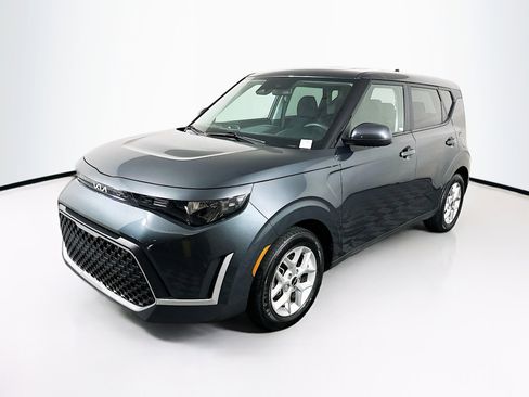 Used 2025 Kia Soul LX w/ LX Technology Package image 3