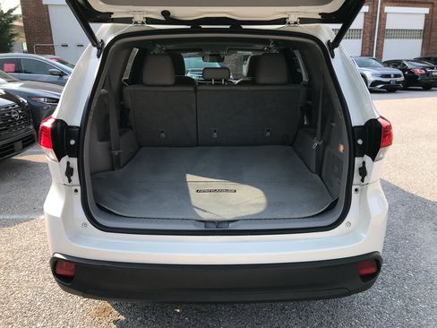 Used 2017 Toyota Highlander XLE w/ Carpet Mat Package AWD/4WD image 31
