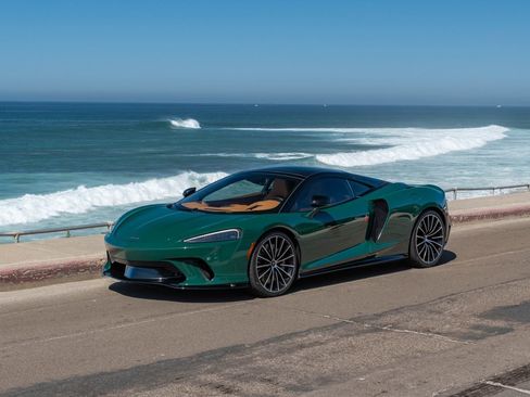 Used 2023 McLaren GT image 1