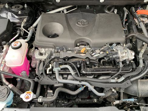 Used 2025 Toyota RAV4 LE image 31