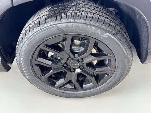 New 2025 Honda Pilot Touring image 40