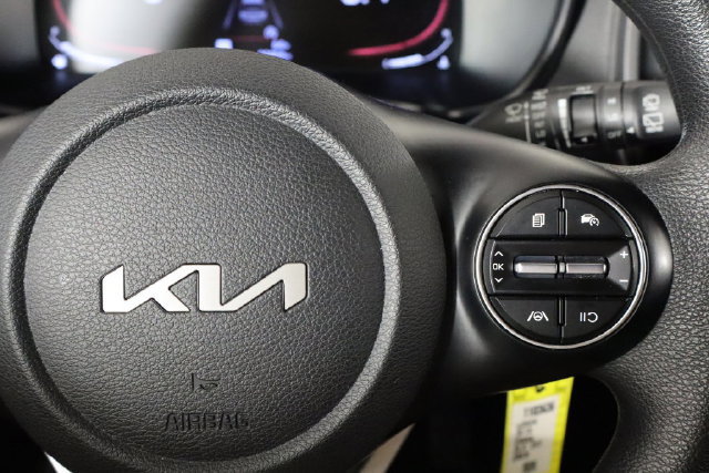 Used 2024 Kia Soul LX w/ LX Technology Package FWD image 13