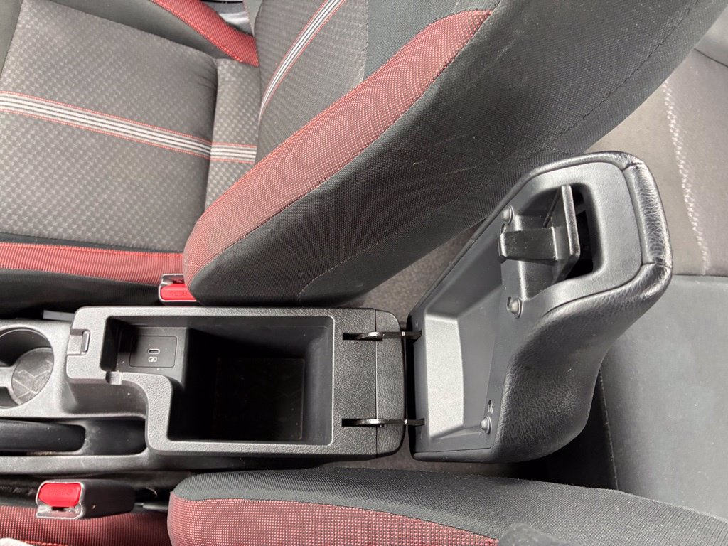 Used 2025 Nissan Versa SR FWD image 37