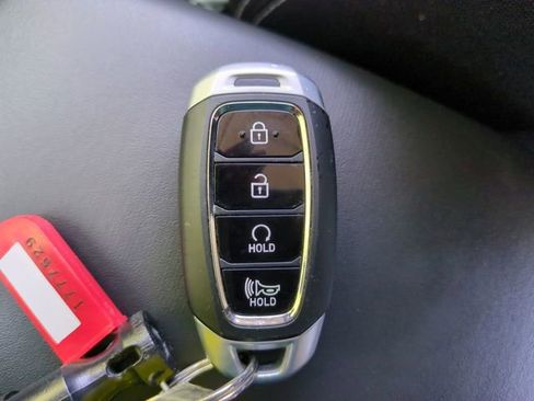 Used 2025 Hyundai Venue SEL FWD image 27