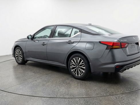 Used 2025 Nissan Altima 2.5 SV image 6