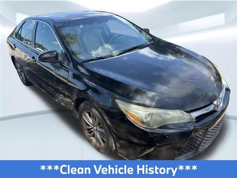 Used 2016 Toyota Camry SE FWD image 2