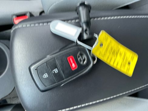 Certified 2024 Toyota Corolla SE image 27