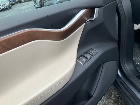 Used 2017 Tesla Model X 75D image 23