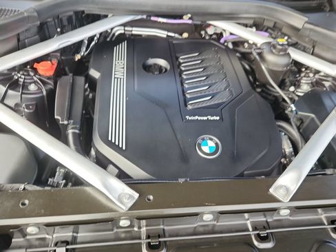 Used 2021 BMW X5 xDrive40i w/ Premium Package AWD/4WD image 18