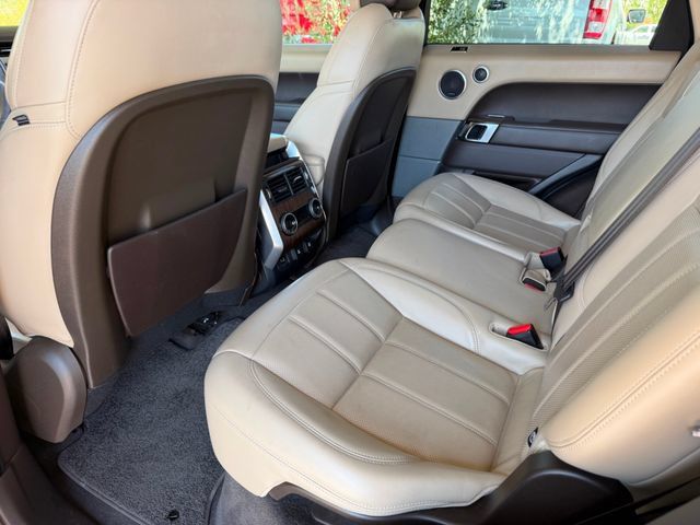 Used 2018 Land Rover Range Rover Sport SE AWD/4WD image 32