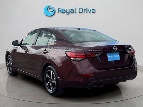 Used 2025 Nissan Sentra SV FWD image 4